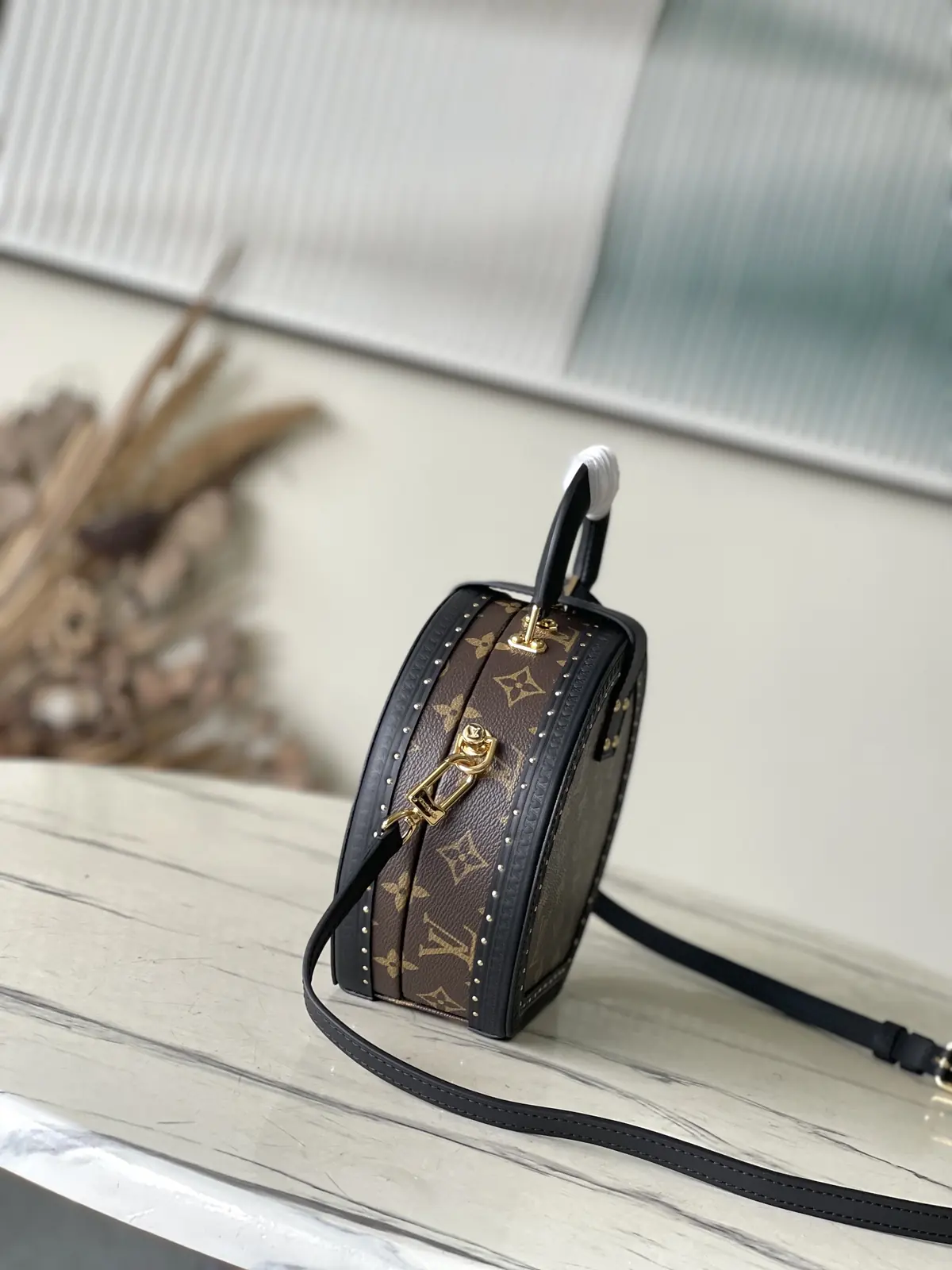 LV Style Beige Leather Bag style reference detail image 2 from source 787728