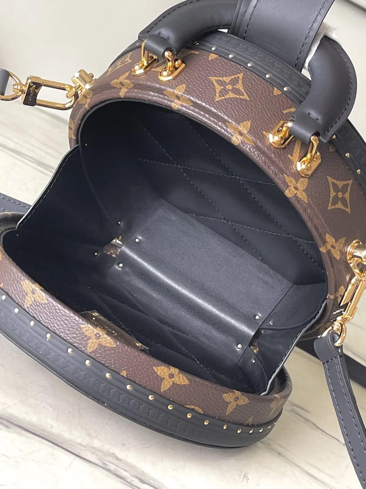 LV Style Beige Leather Bag style reference detail image 8 from source 787728