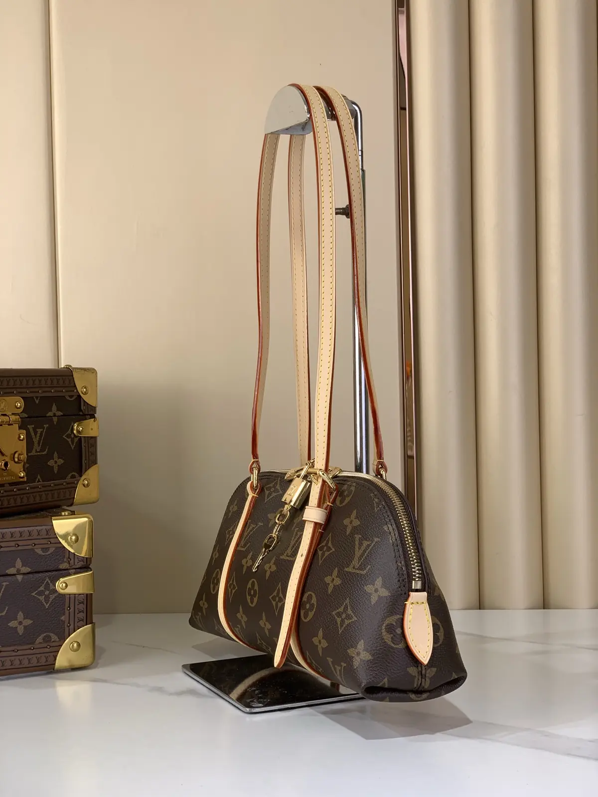 LV Style Beige Leather Card Holder Lookbook Reference image 2