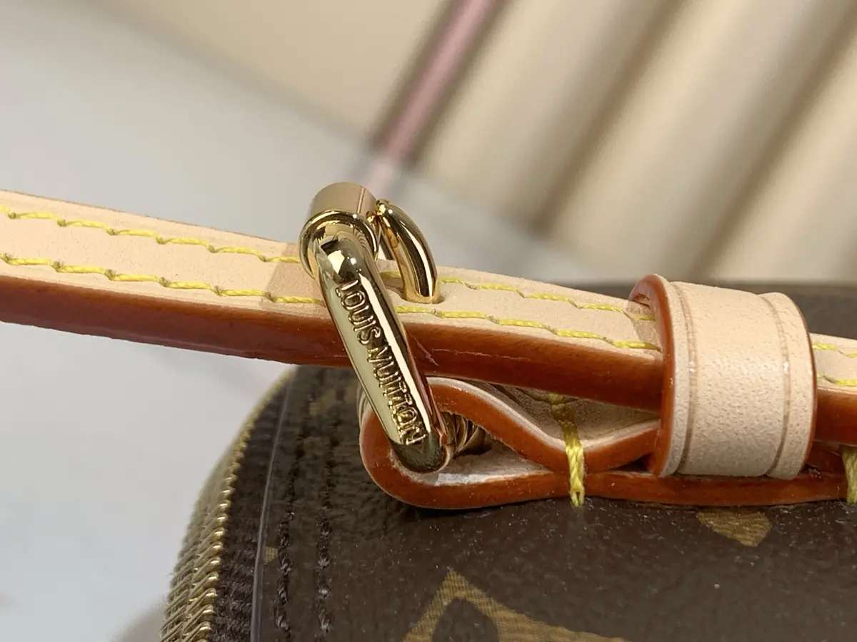 LV Style Beige Leather Card Holder Lookbook Reference image 6