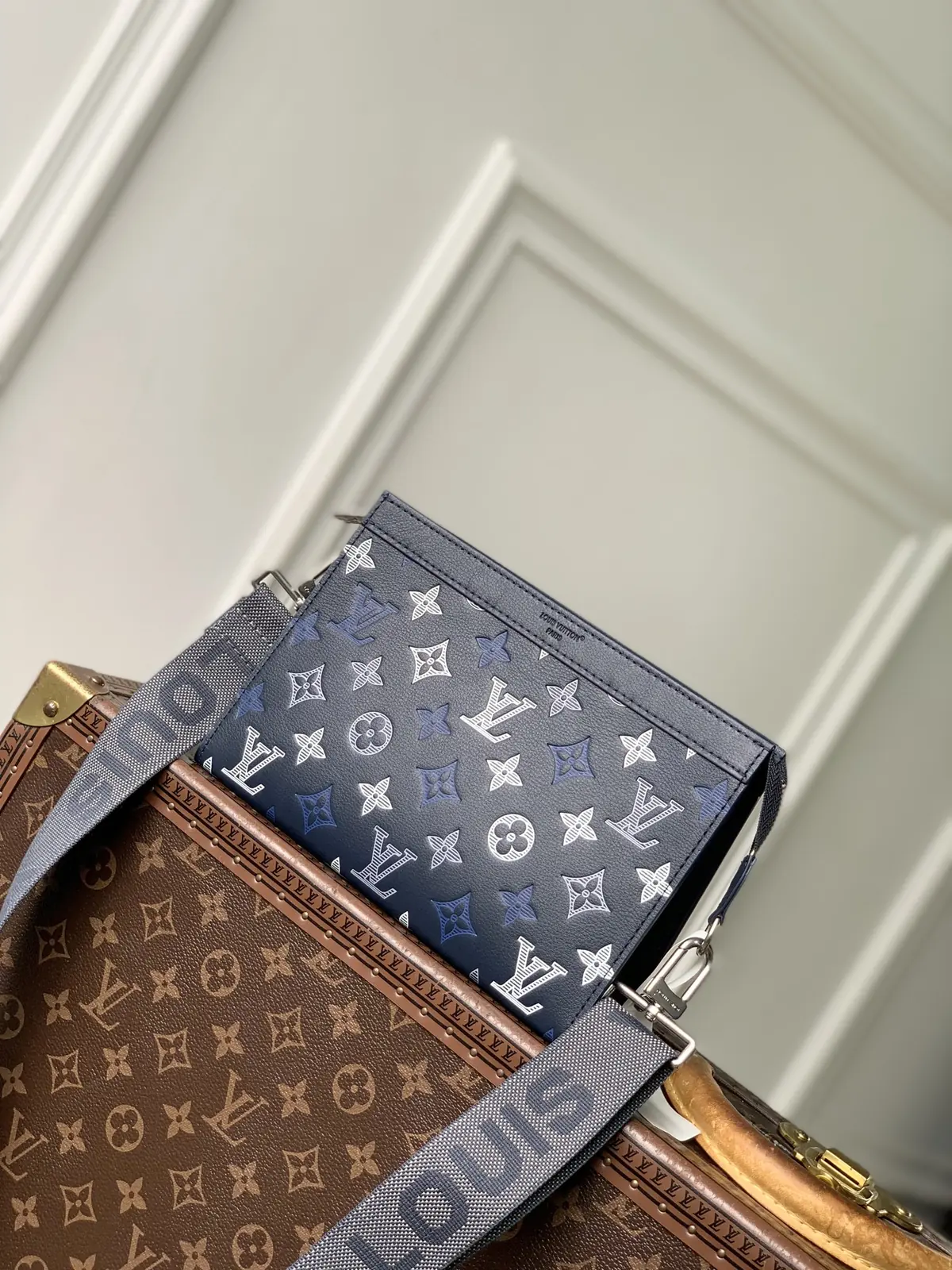 LV Style Beige Leather Card Holder Lookbook Reference image 1