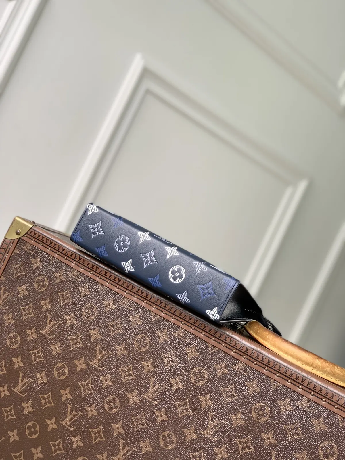 LV Style Beige Leather Card Holder Lookbook Reference image 4