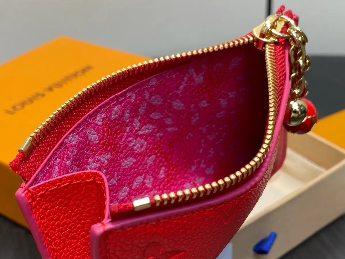 LV Style Beige Leather Card Holder Bags detail image 7 from source 787748