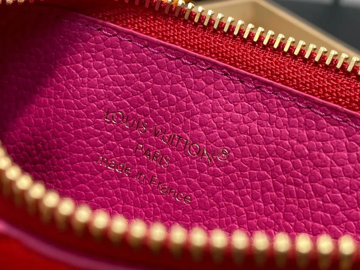 LV Style Beige Leather Card Holder Bags detail image 8 from source 787748