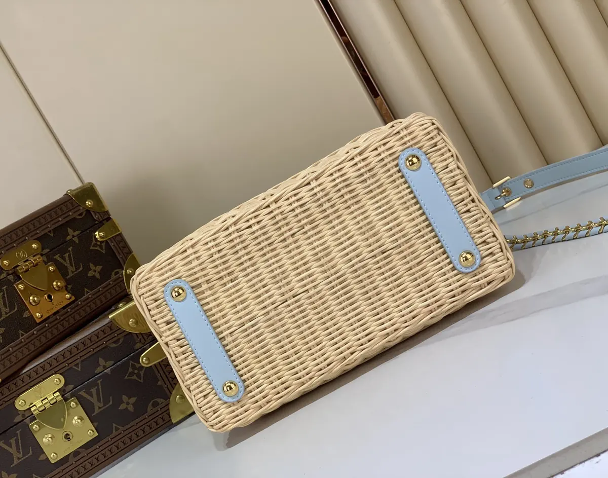 LV Style Beige Leather Chain Bag Lookbook Reference image 4