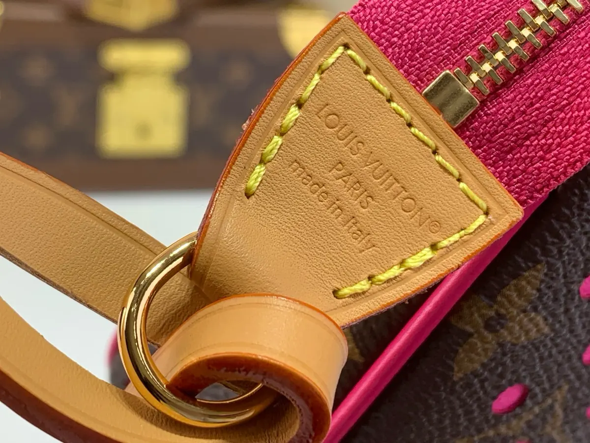 LV Style Beige Leather Clutch Bags detail image 7 from source 787709