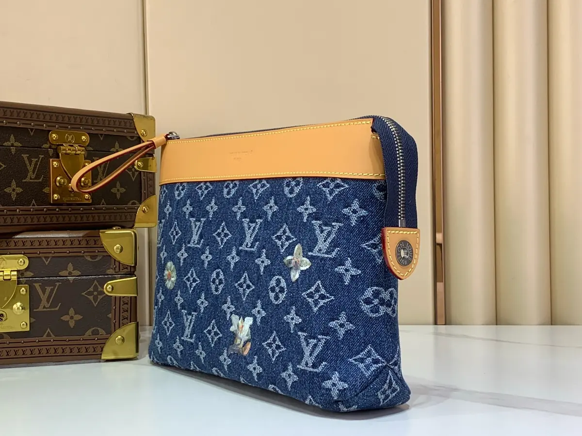 LV Style Beige Leather Clutch Bags detail image 2 from source 787735