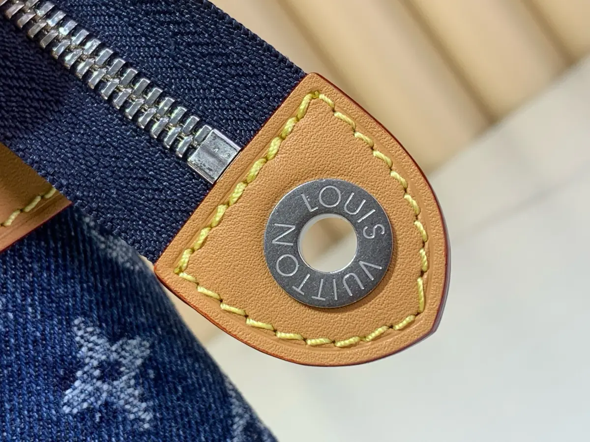 LV Style Beige Leather Clutch Bags detail image 7 from source 787735