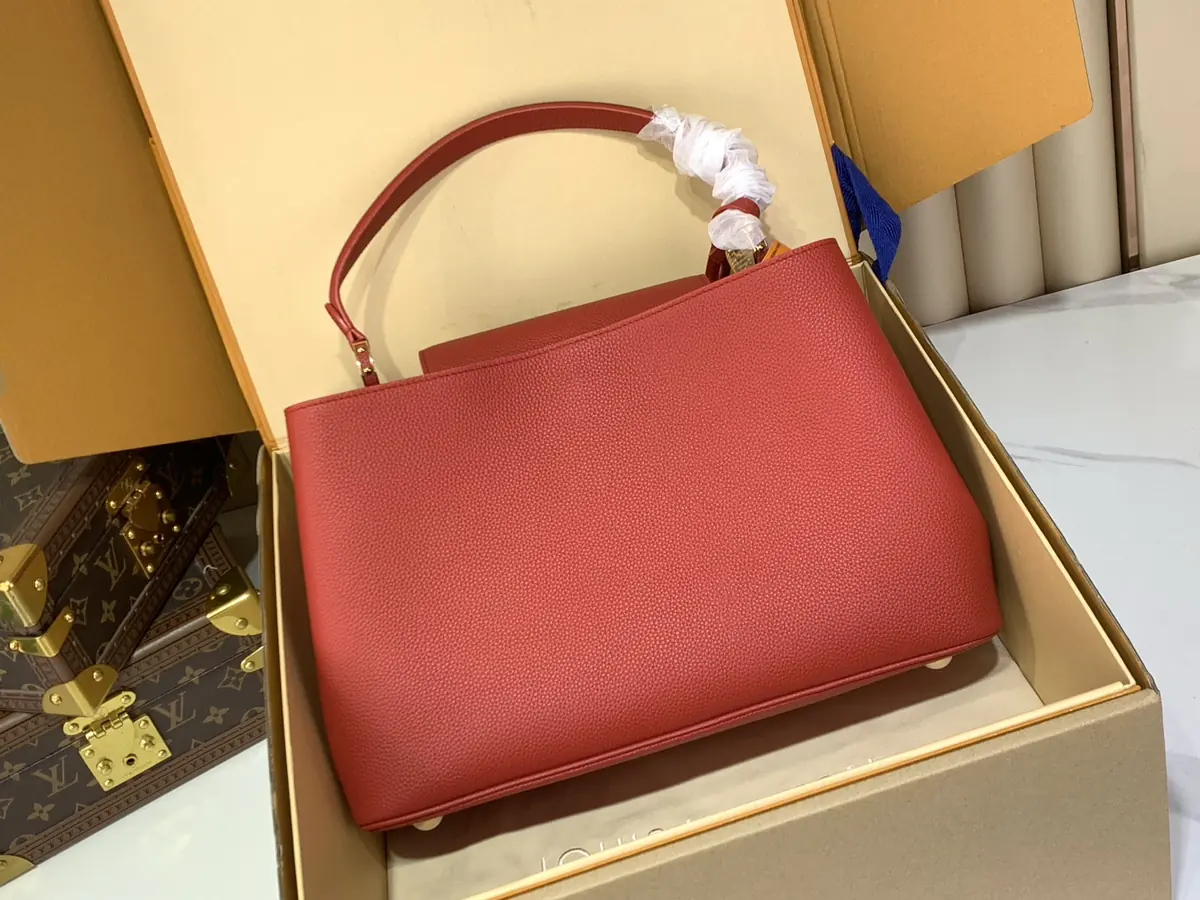 LV Style Beige Leather Crossbody Bag Lookbook Reference image 3