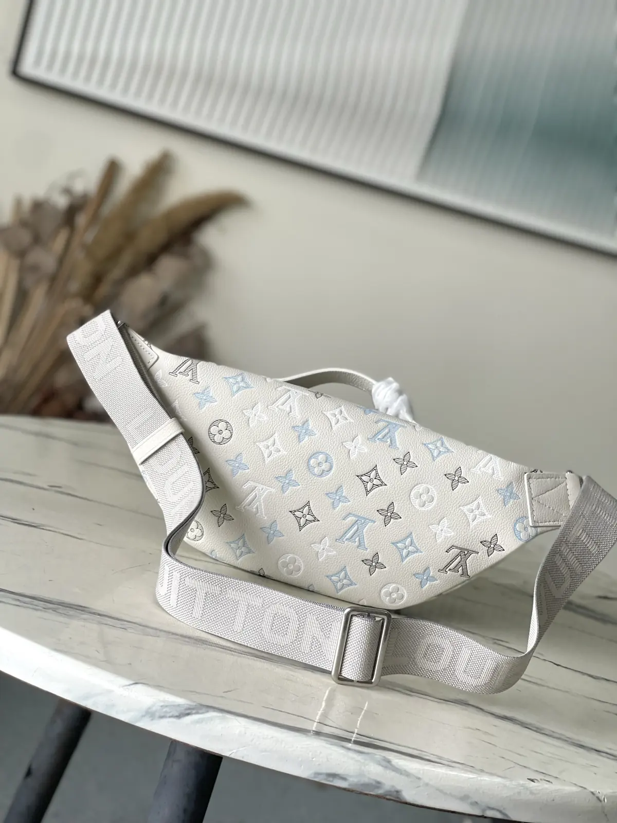 LV Style Beige Leather Crossbody Bag Lookbook Reference image 3