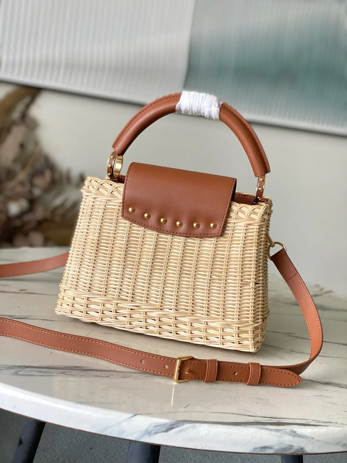 LV Style Beige Leather Crossbody Bag Lookbook Reference image 3