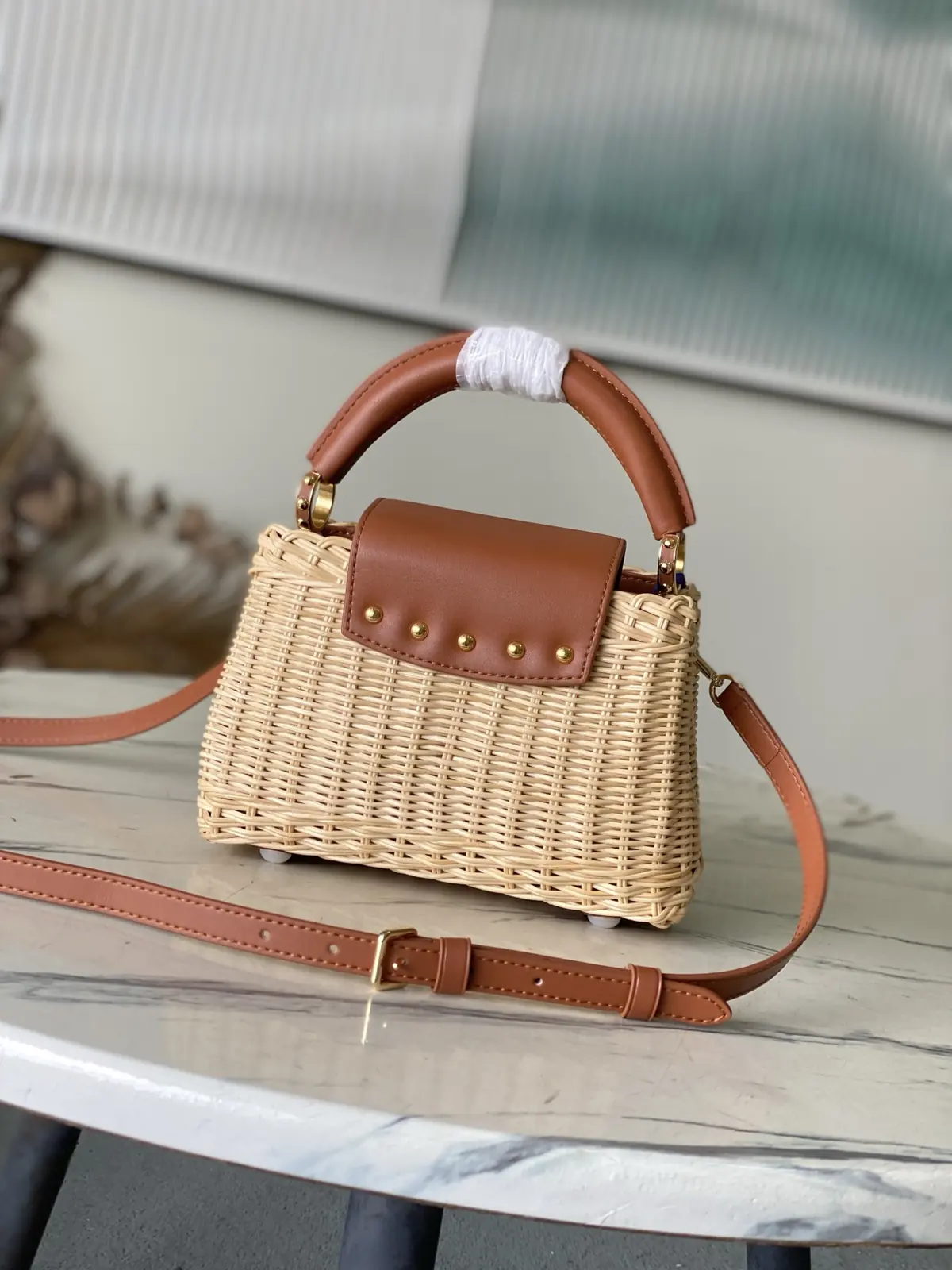 LV Style Beige Leather Crossbody Bag Lookbook Reference image 3