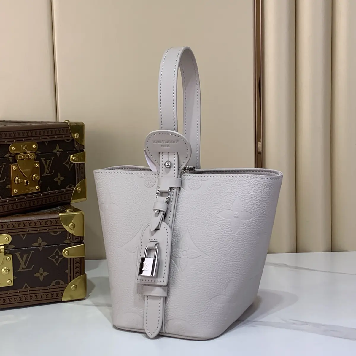 LV Style Beige Leather Crossbody Bag Lookbook Reference image 2