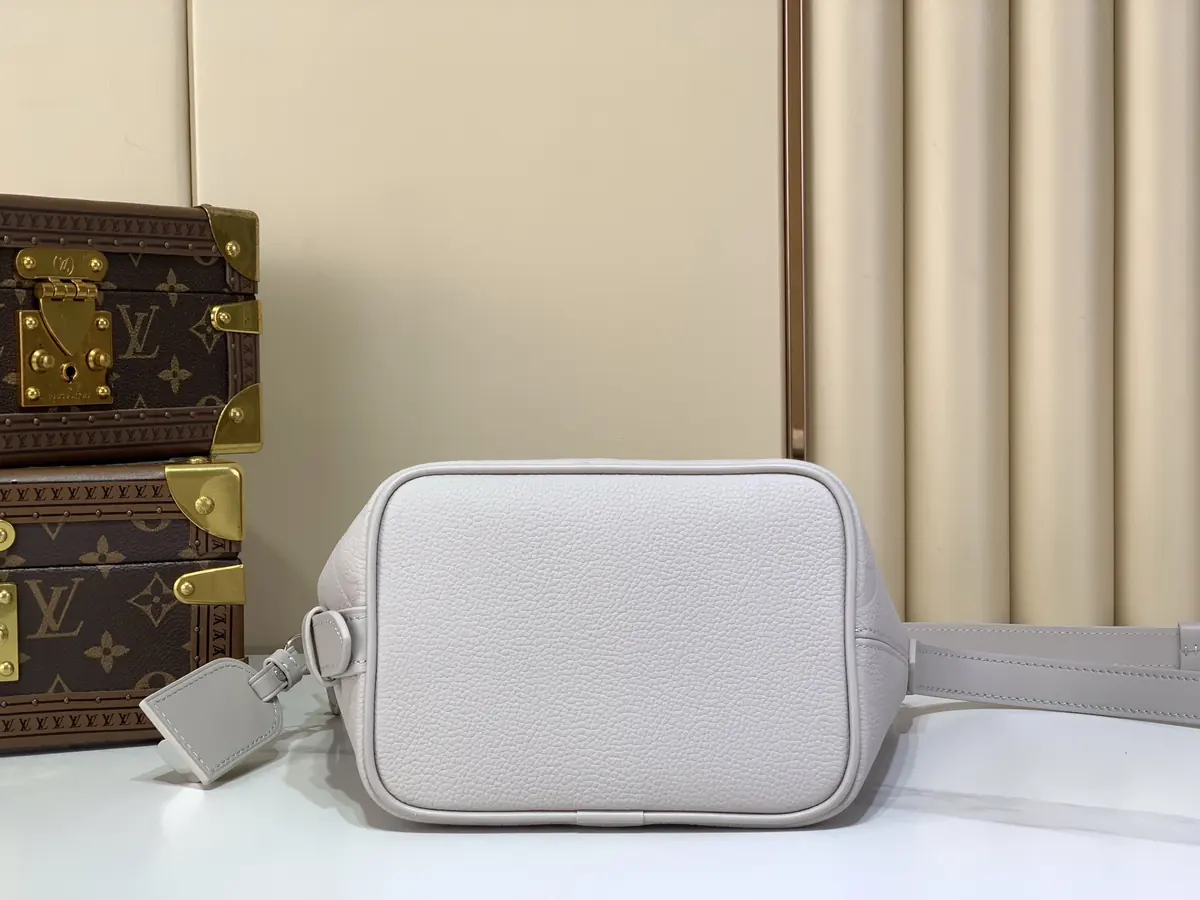 LV Style Beige Leather Crossbody Bag Lookbook Reference image 5