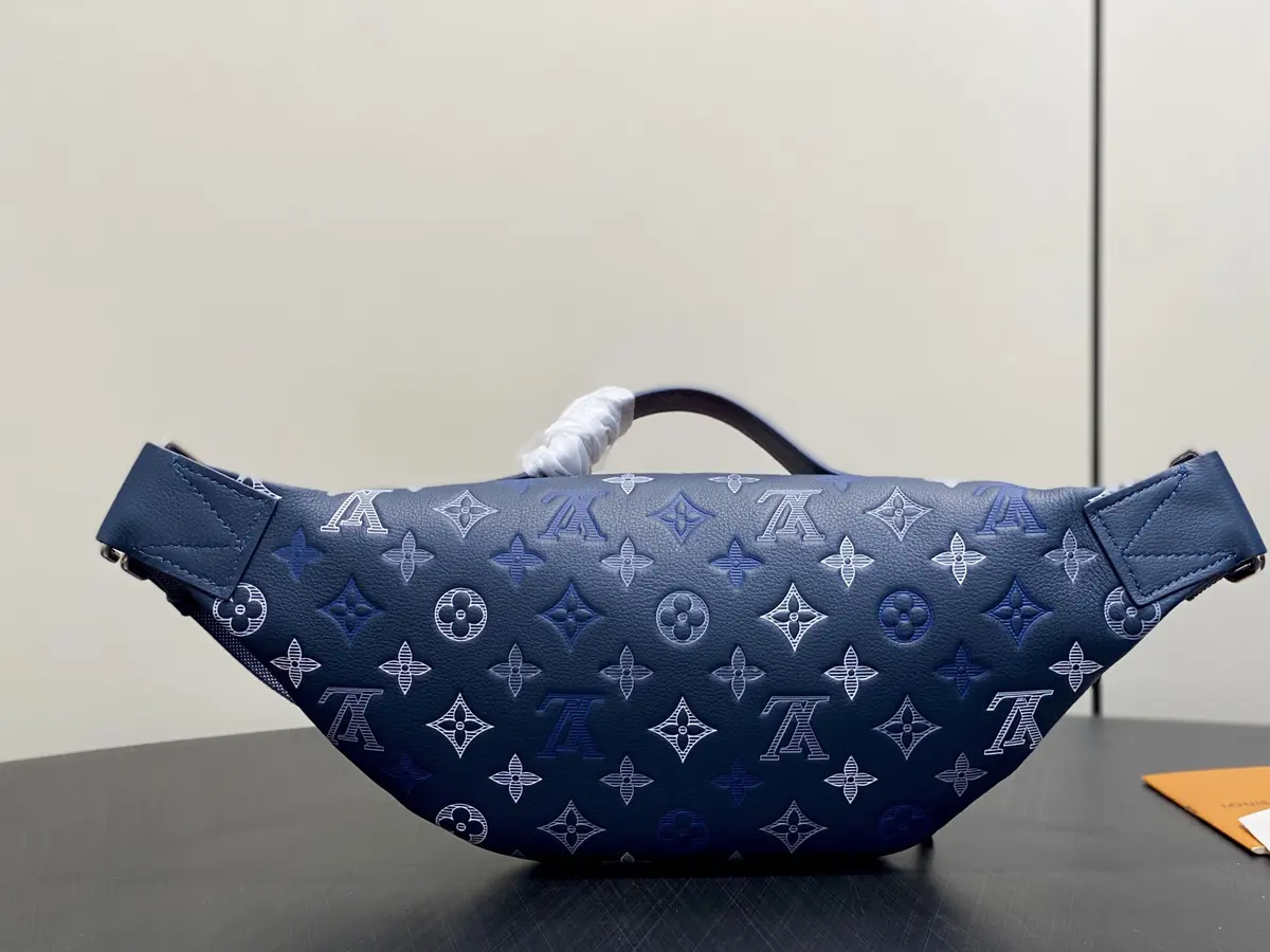 LV Style Beige Leather Crossbody Bag Lookbook Reference image 3