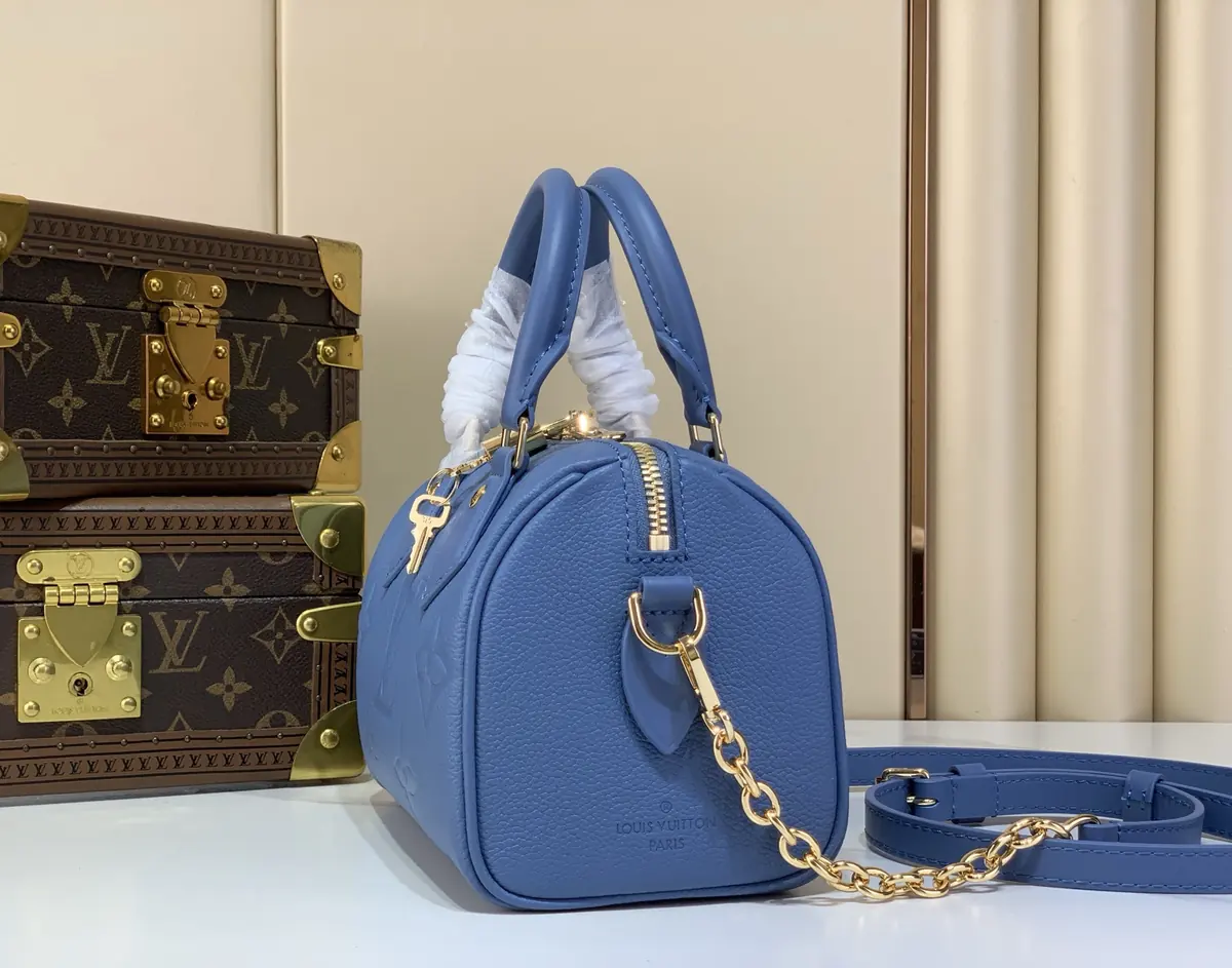 LV Style Beige Leather Crossbody Bag Lookbook Reference image 2