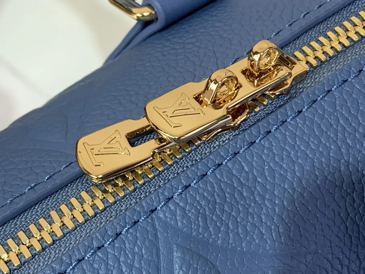 LV Style Beige Leather Crossbody Bag Lookbook Reference image 5