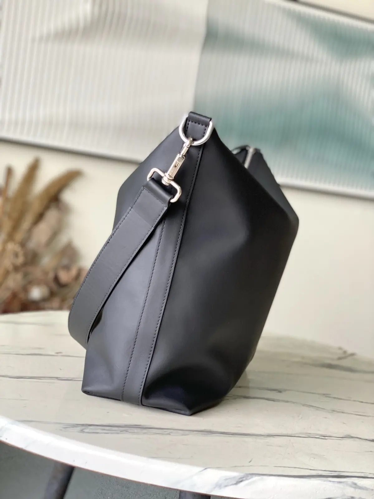 LV Style Beige Leather Hobo Bag Lookbook Reference image 2