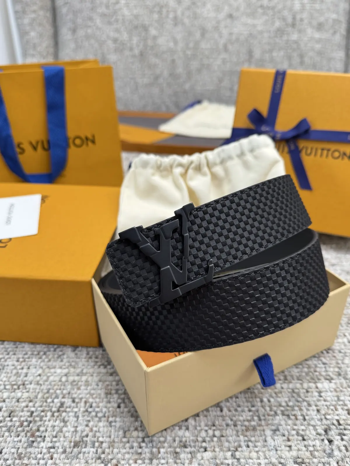 LV Style Beige Leather Men's Belt Lookbook Reference image 5