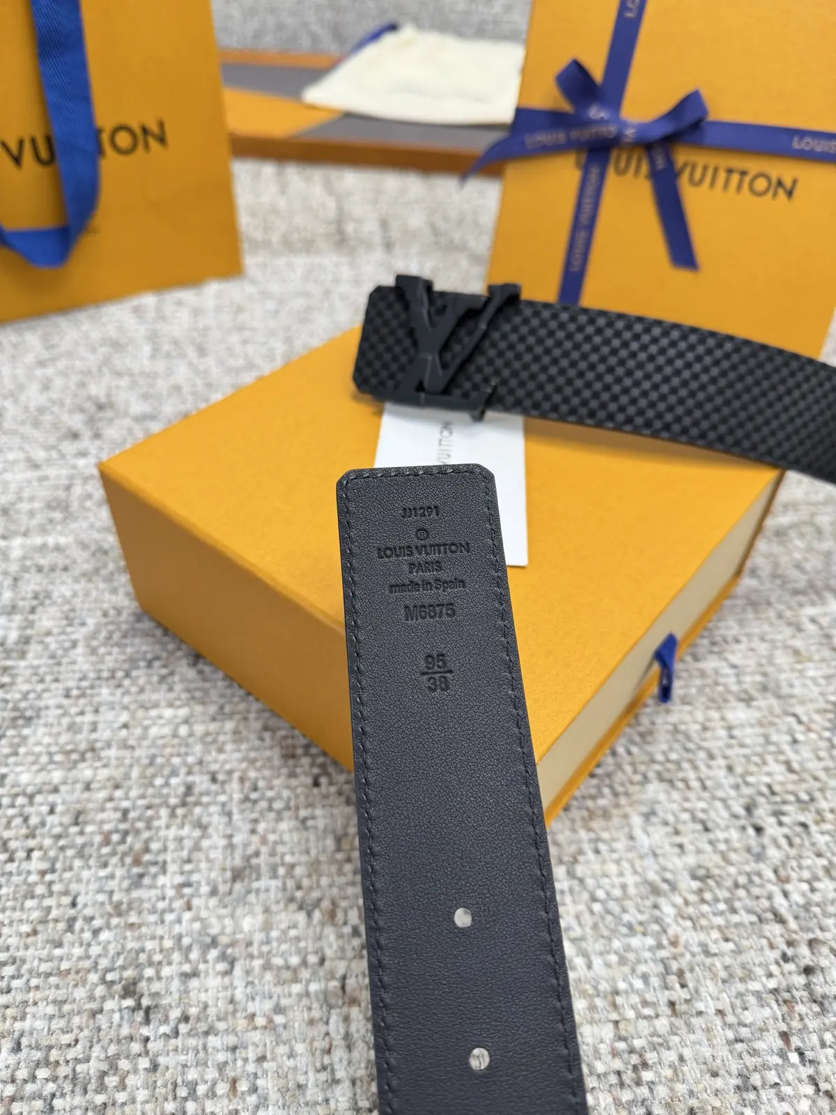 LV Style Beige Leather Men's Belt Lookbook Reference image 6