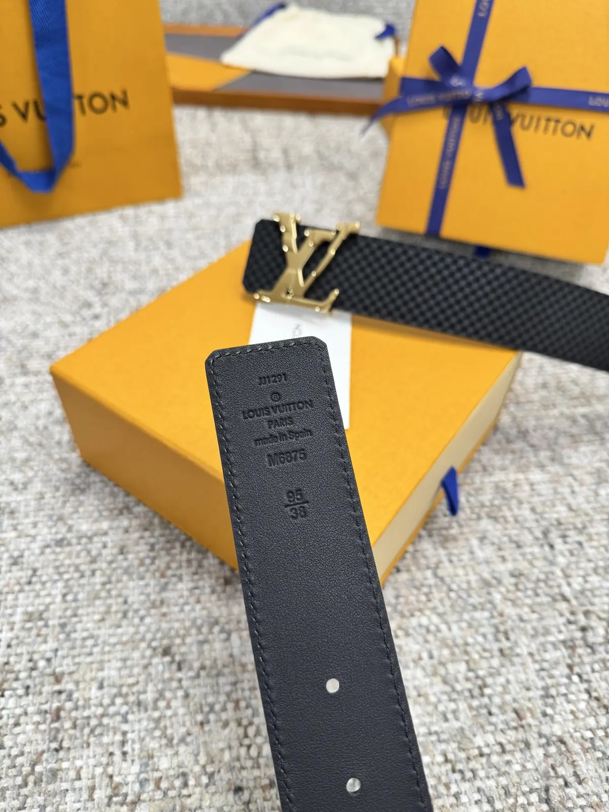 LV Style Beige Leather Men's Belt Lookbook Reference image 6