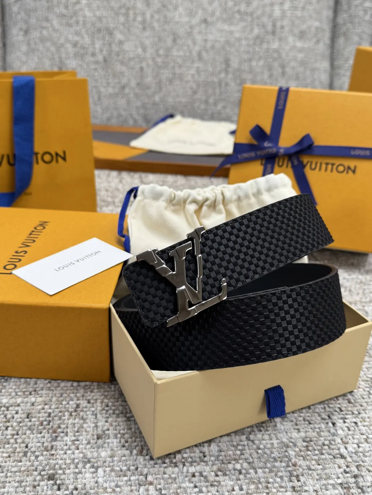 LV Style Beige Leather Men's Belt Lookbook Reference image 5