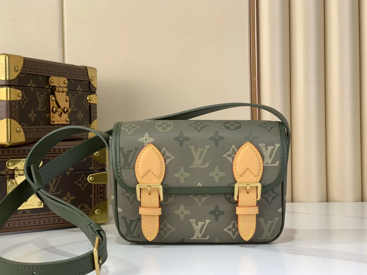 LV Style Beige Leather Messenger Bag Lookbook Reference image 1