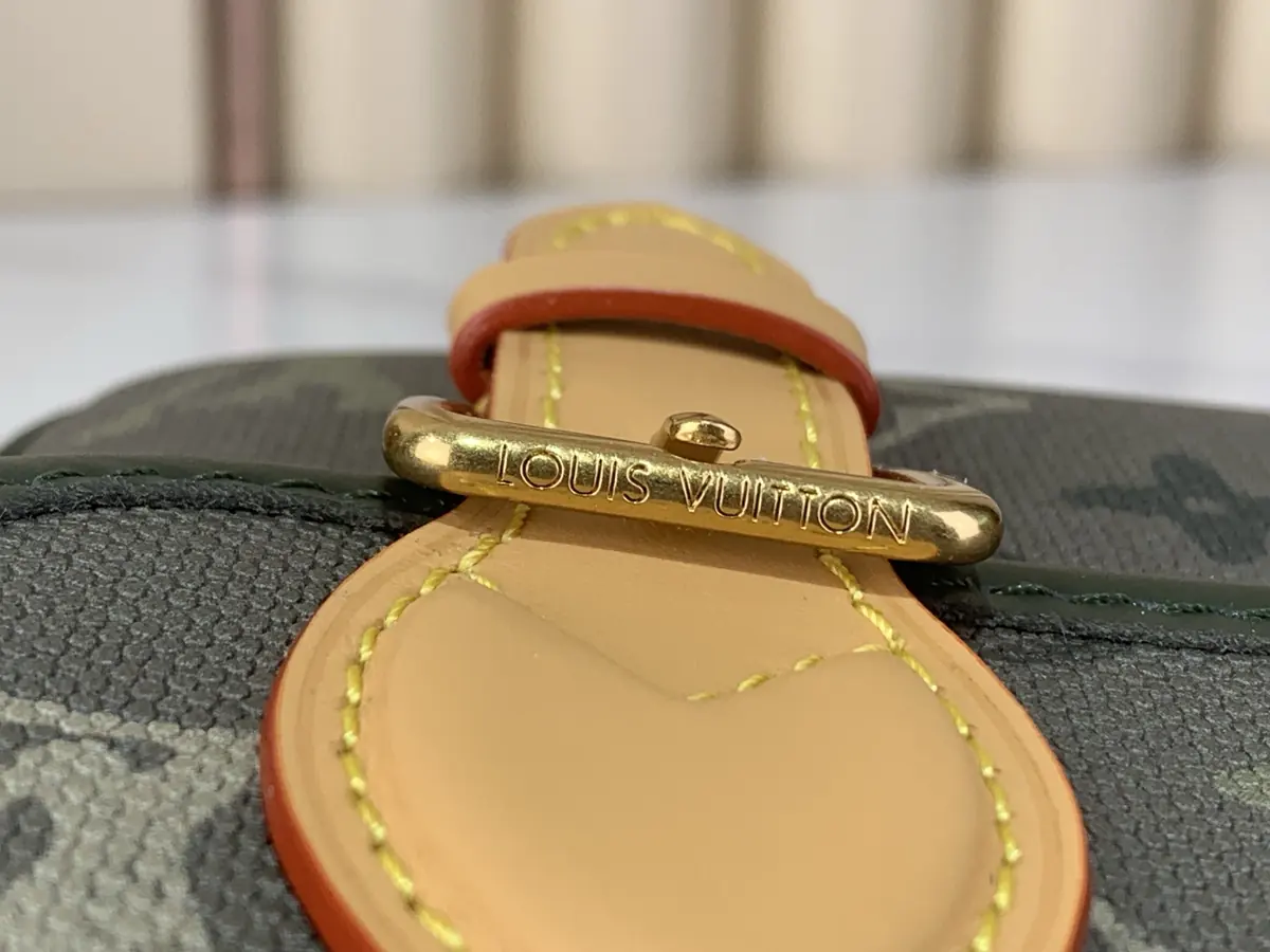 LV Style Beige Leather Messenger Bag Lookbook Reference image 6
