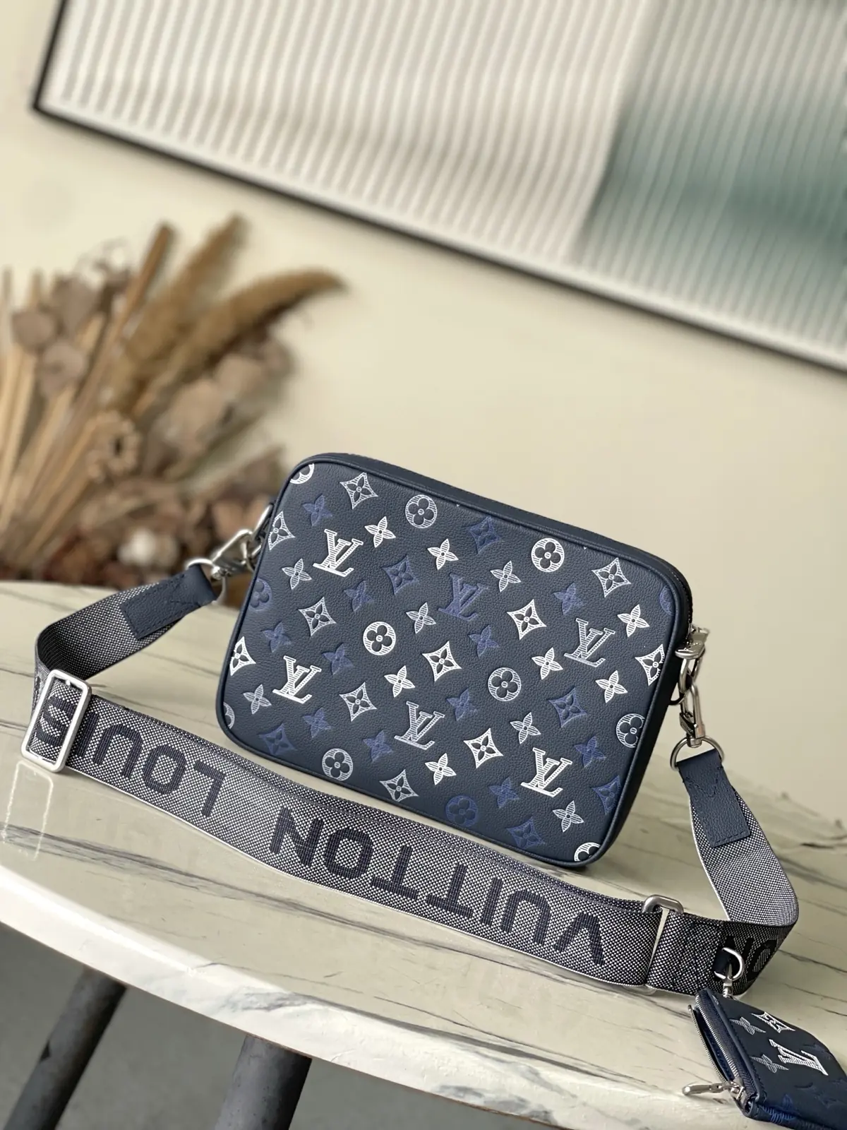LV Style Beige Leather Messenger Bag Lookbook Reference image 3