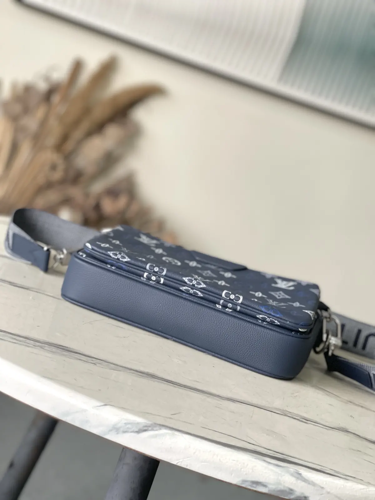 LV Style Beige Leather Messenger Bag Lookbook Reference image 4