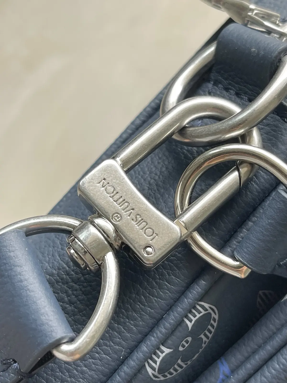 LV Style Beige Leather Messenger Bag Lookbook Reference image 6