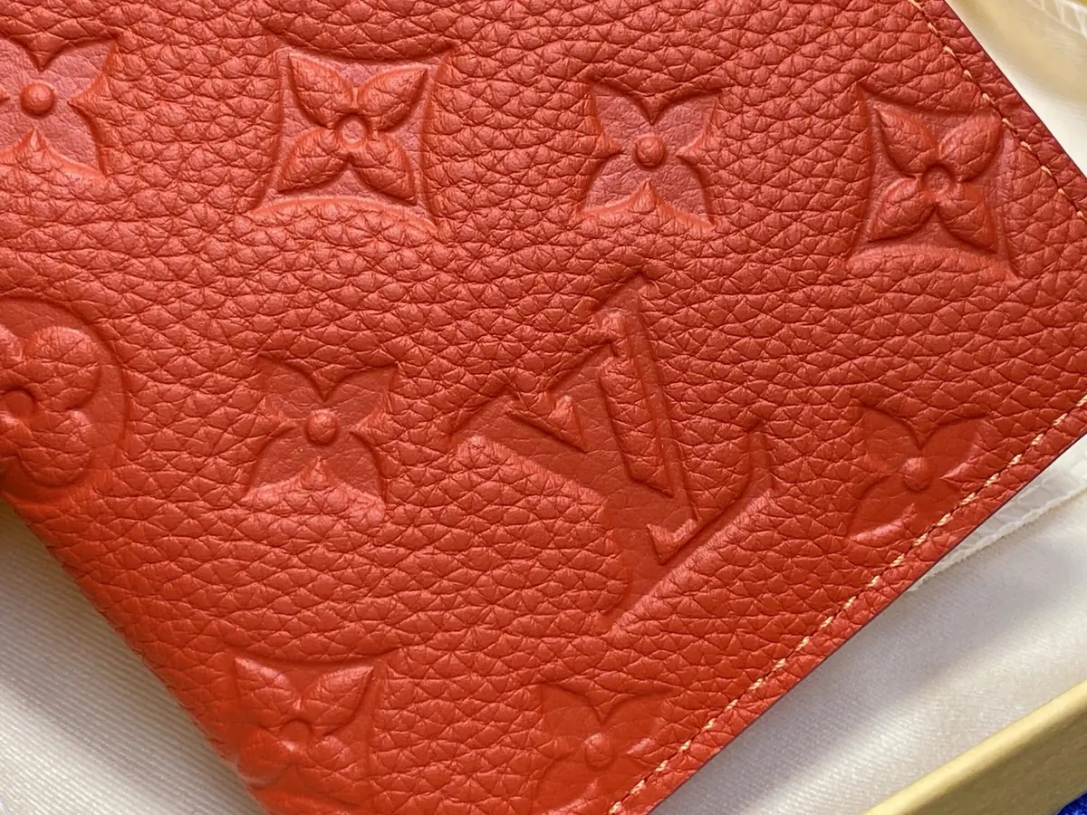 LV Style Beige Leather Passport Cover Bags detail image 1 from source 787746