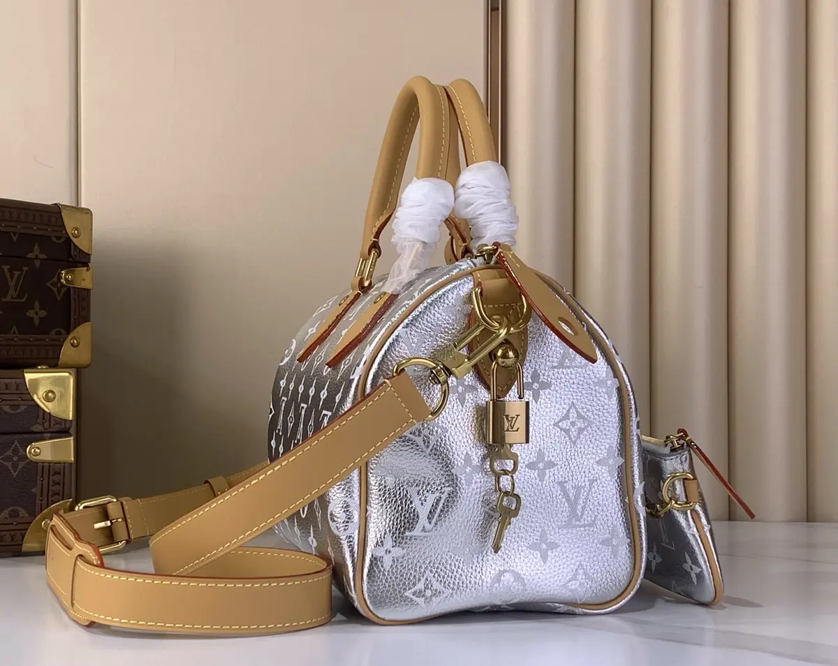 LV Style Beige Leather Shoulder Bag Lookbook Reference image 2