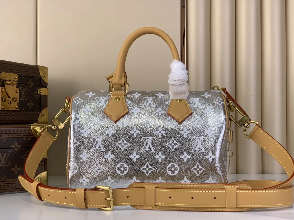 LV Style Beige Leather Shoulder Bag Lookbook Reference image 3