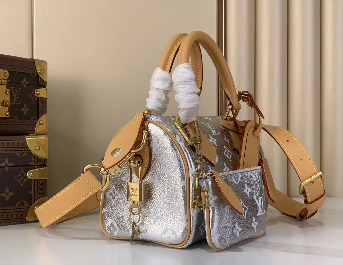 LV Style Beige Leather Shoulder Bag Lookbook Reference image 2