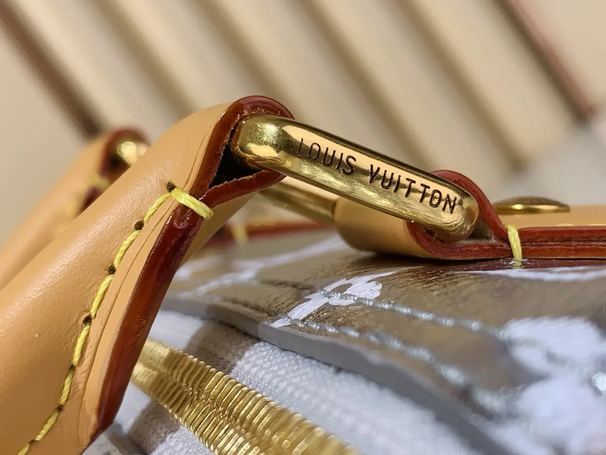 LV Style Beige Leather Shoulder Bag Lookbook Reference image 6