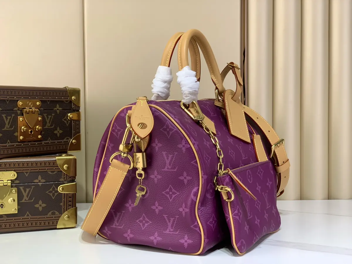 LV Style Beige Leather Shoulder Bag Lookbook Reference image 2
