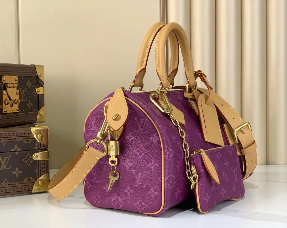 LV Style Beige Leather Shoulder Bag Lookbook Reference image 1