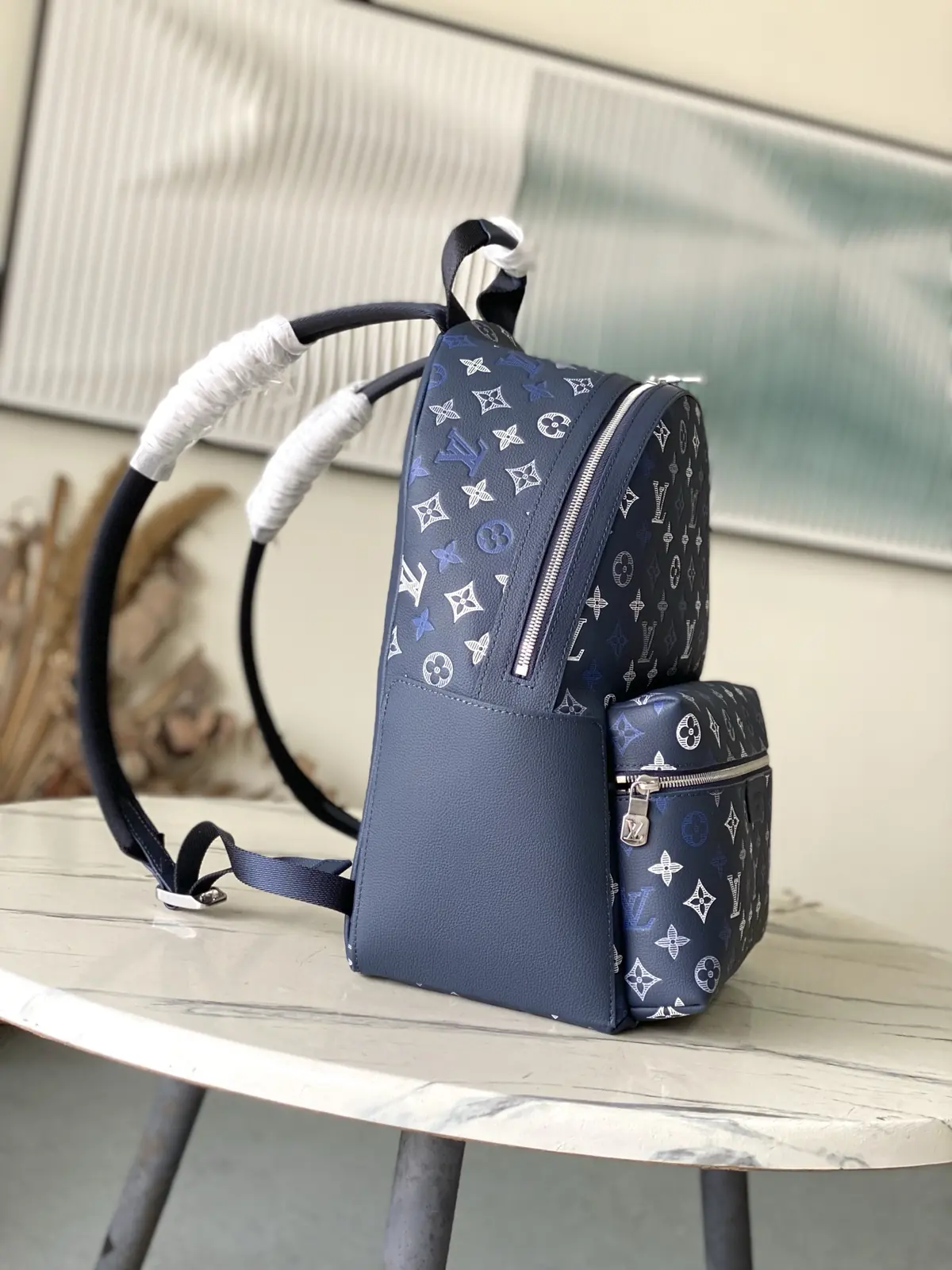 LV Style Beige Leather Shoulder Bag Lookbook Reference image 2