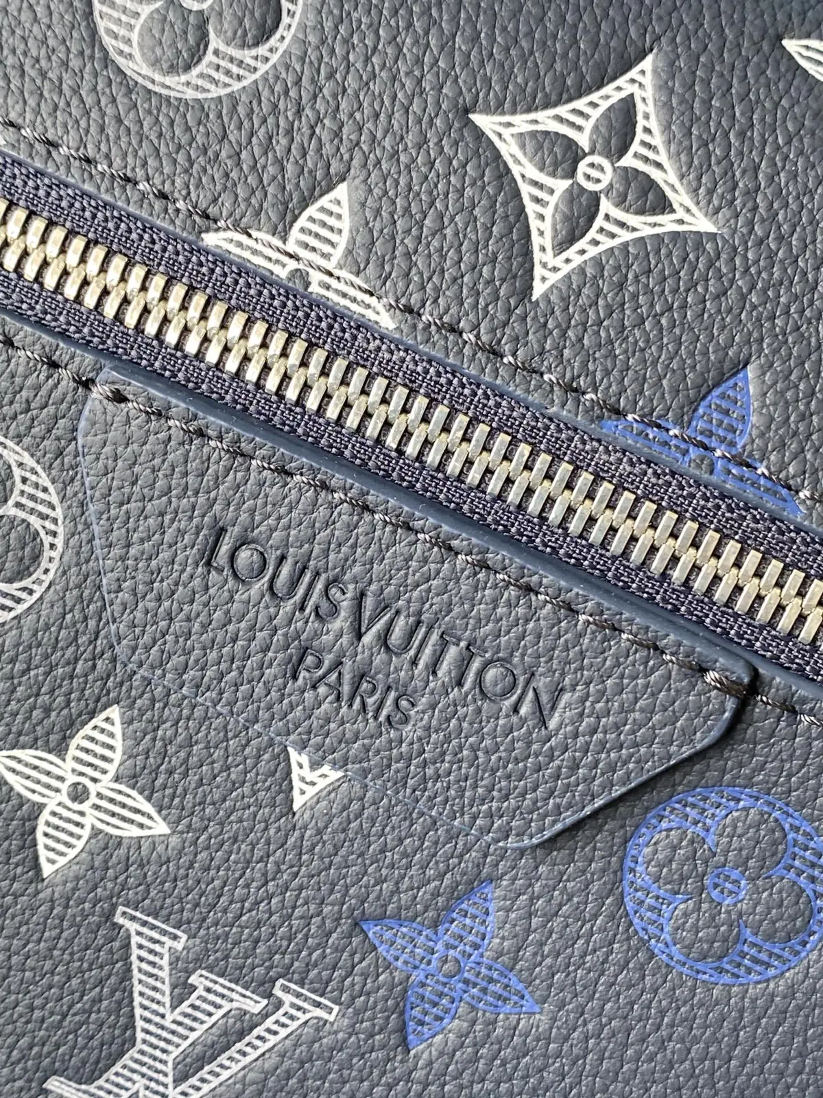 LV Style Beige Leather Shoulder Bag Lookbook Reference image 5