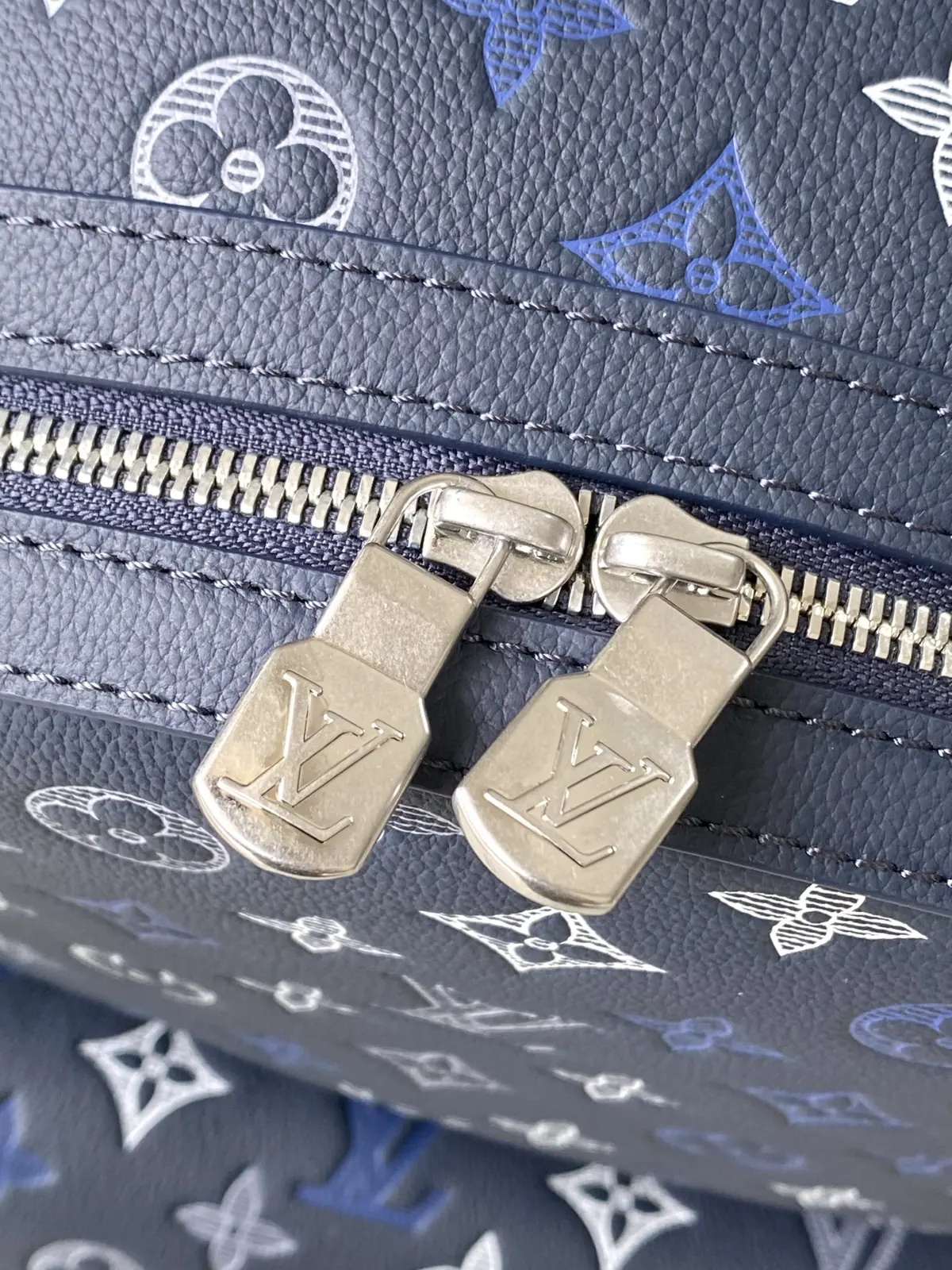 LV Style Beige Leather Shoulder Bag Lookbook Reference image 6