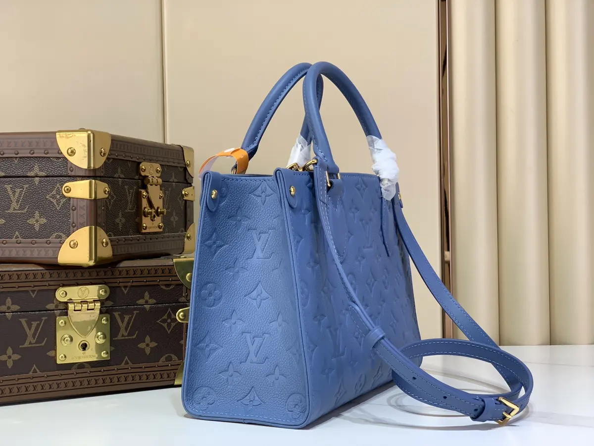 LV Style Beige Leather Shoulder Bag Lookbook Reference image 2