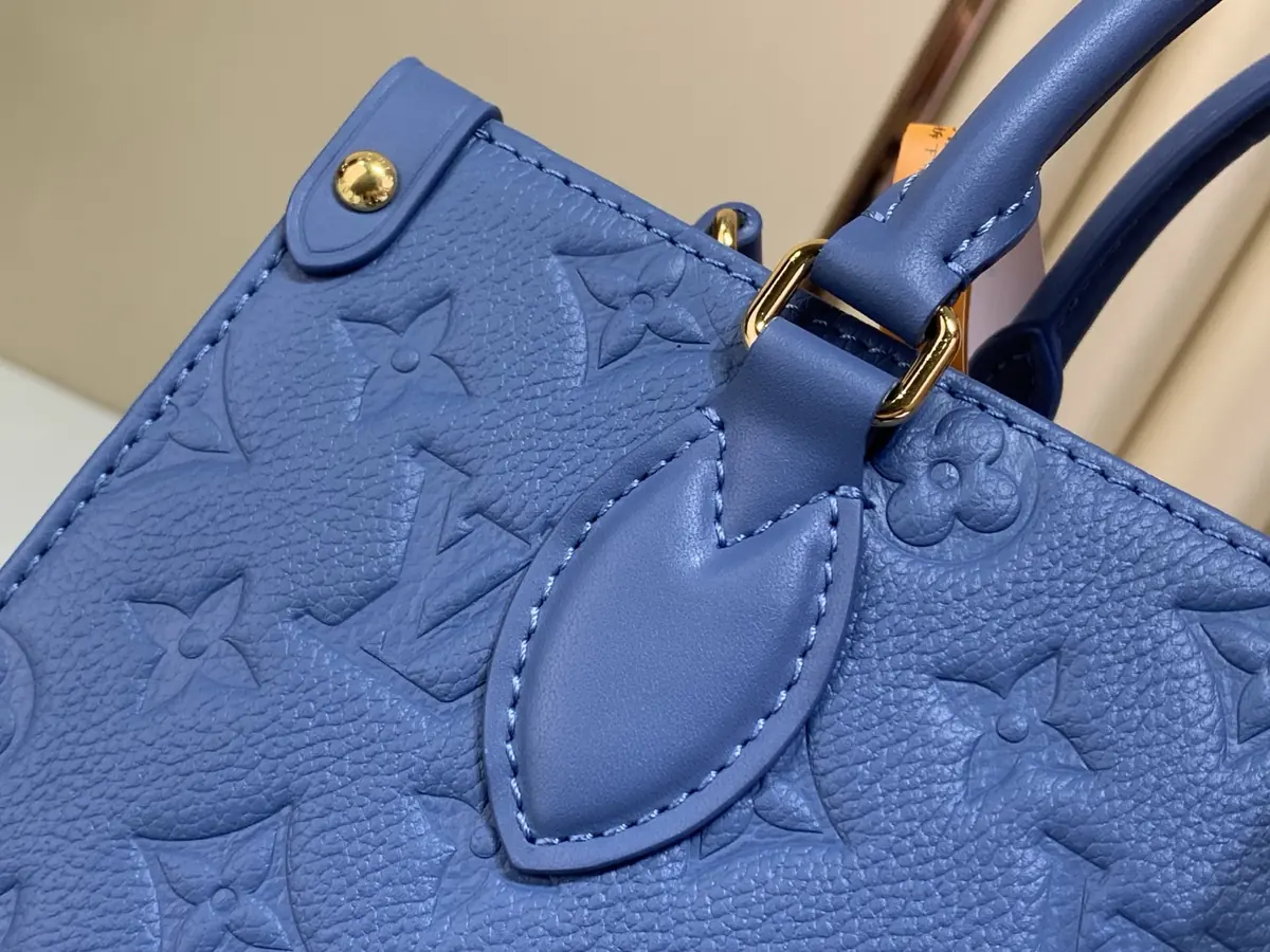 LV Style Beige Leather Shoulder Bag Lookbook Reference image 5
