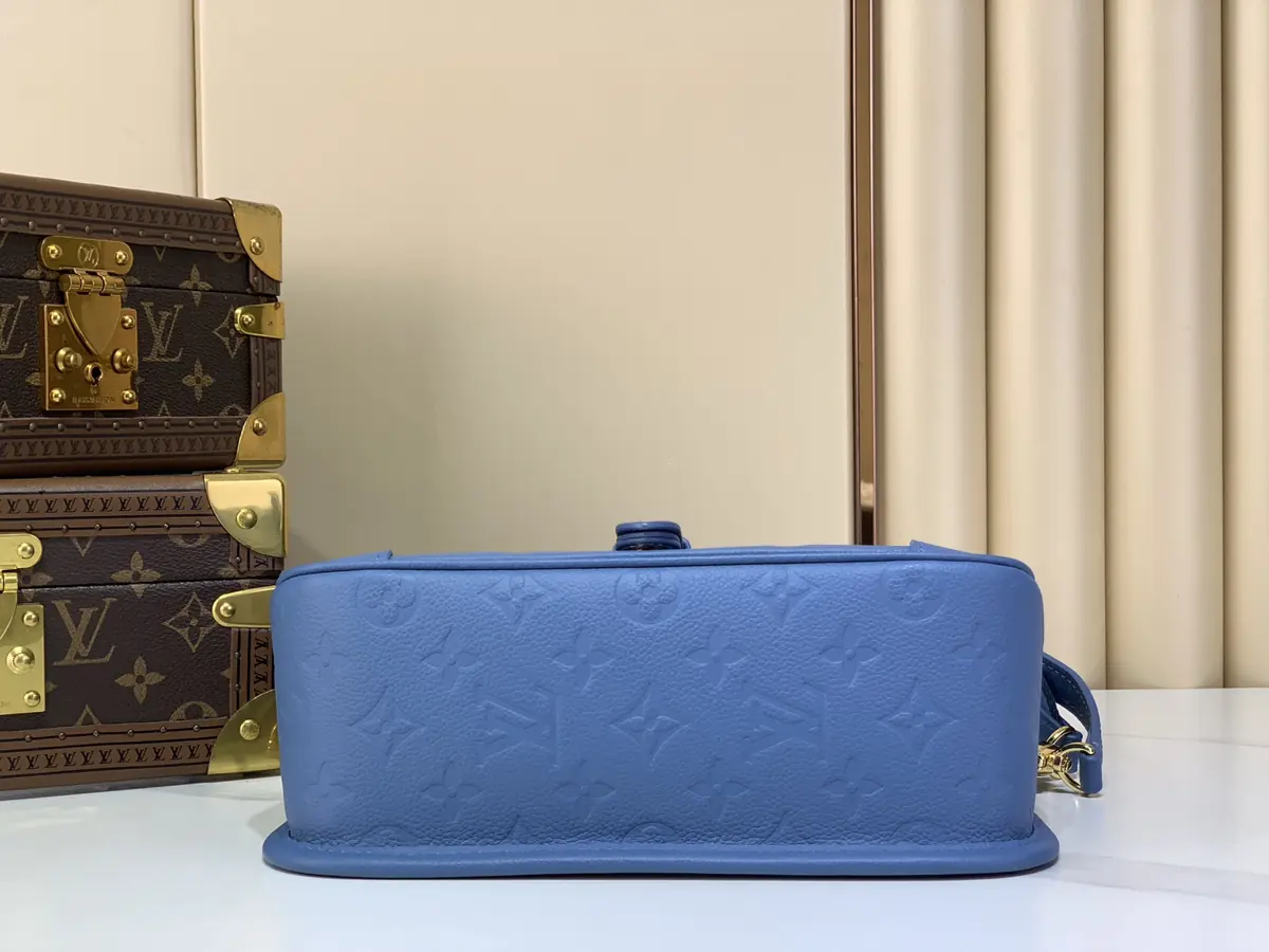 LV Style Beige Leather Shoulder Bag Lookbook Reference image 4