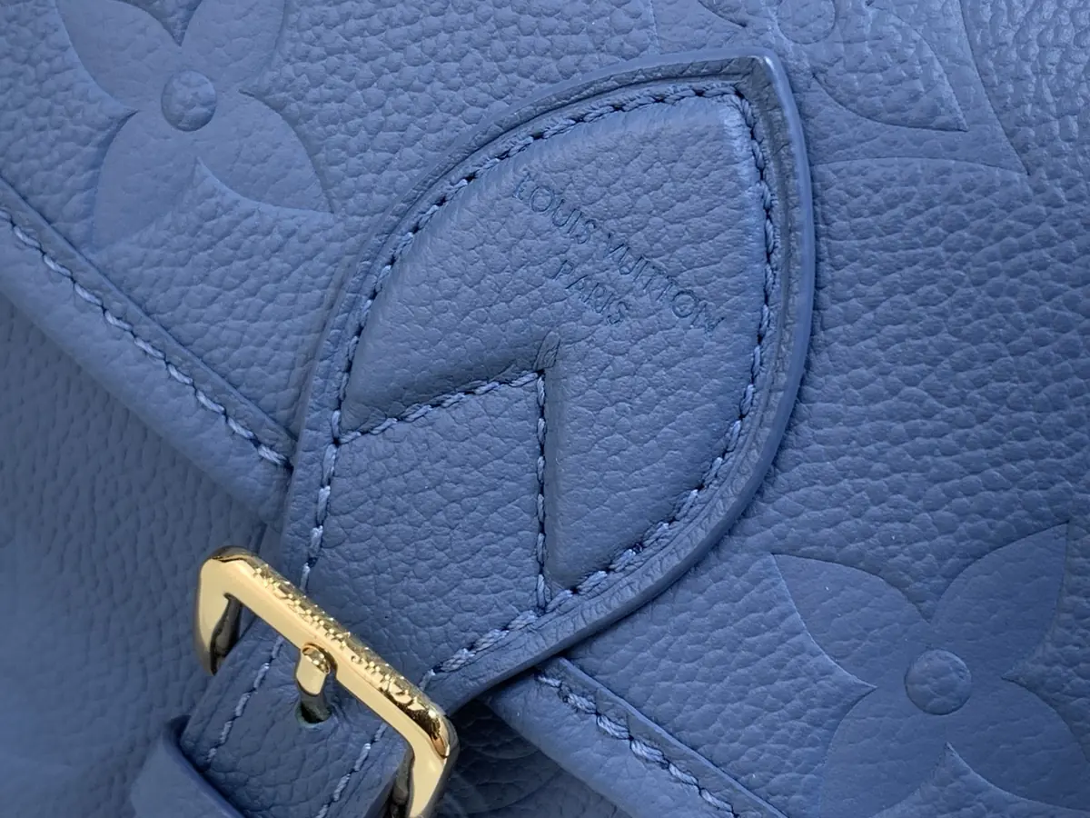LV Style Beige Leather Shoulder Bag Lookbook Reference image 5