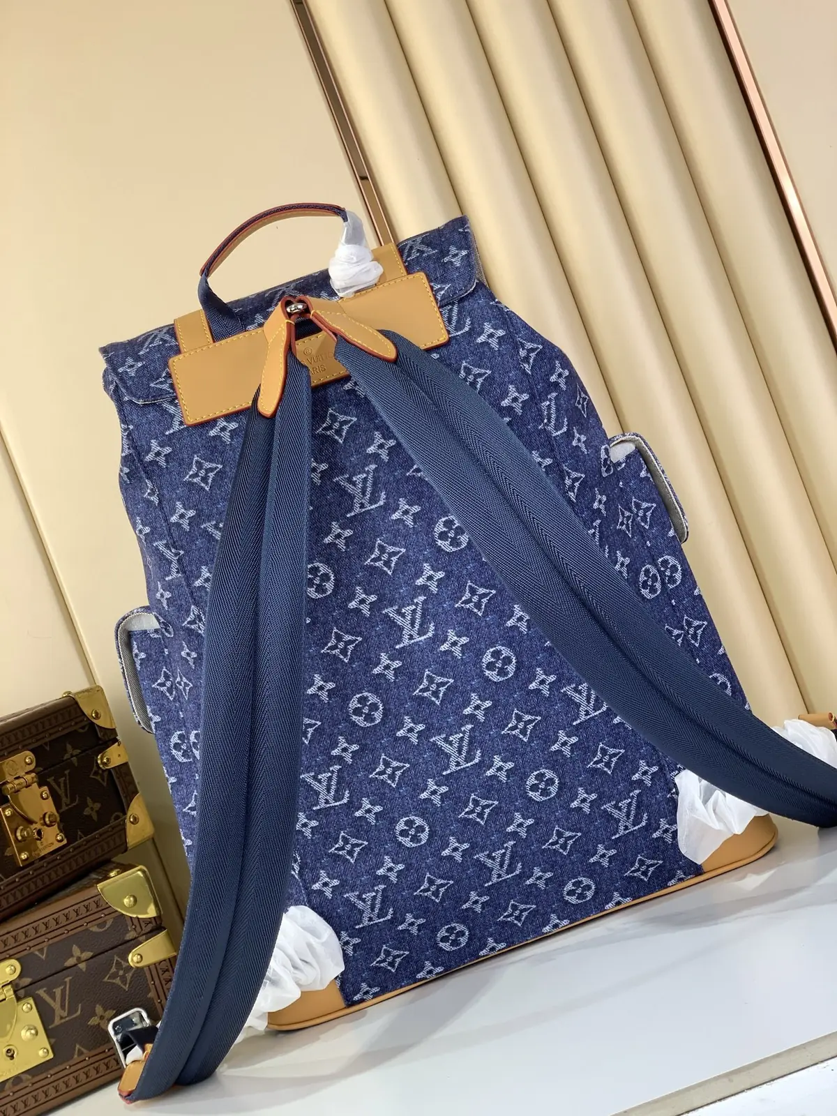 LV Style Beige Leather Shoulder Bag Lookbook Reference image 3
