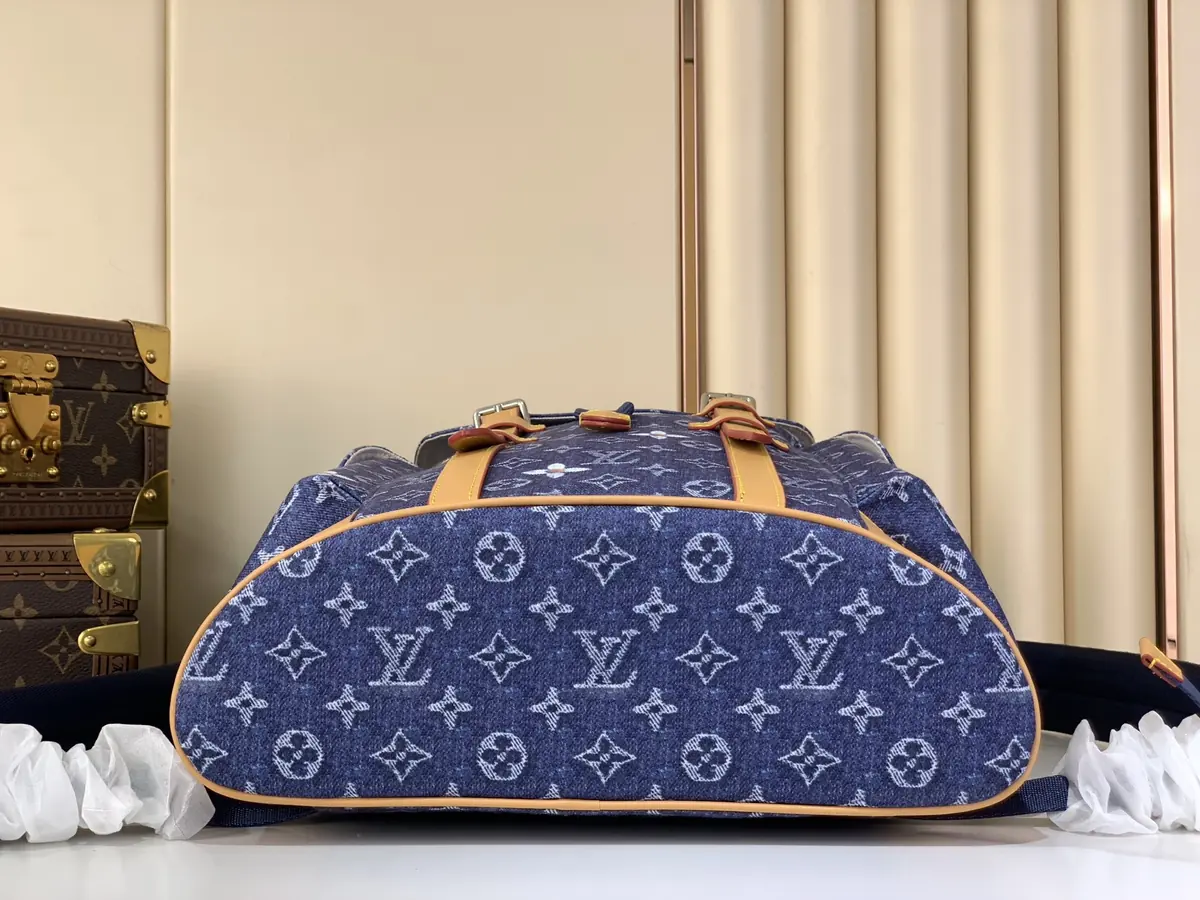 LV Style Beige Leather Shoulder Bag Lookbook Reference image 4