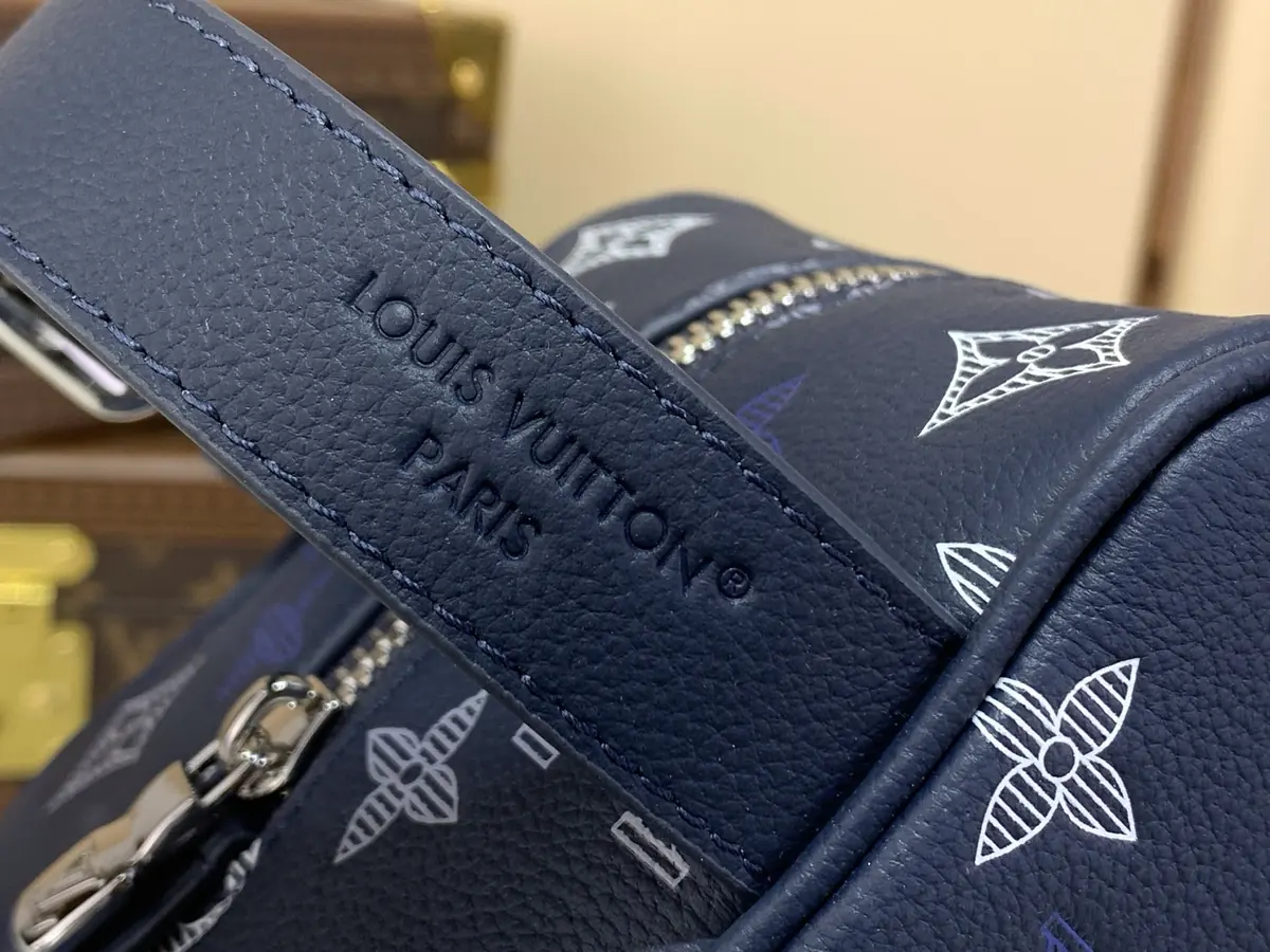 LV Style Beige Leather Toiletry Bag Lookbook Reference image 5