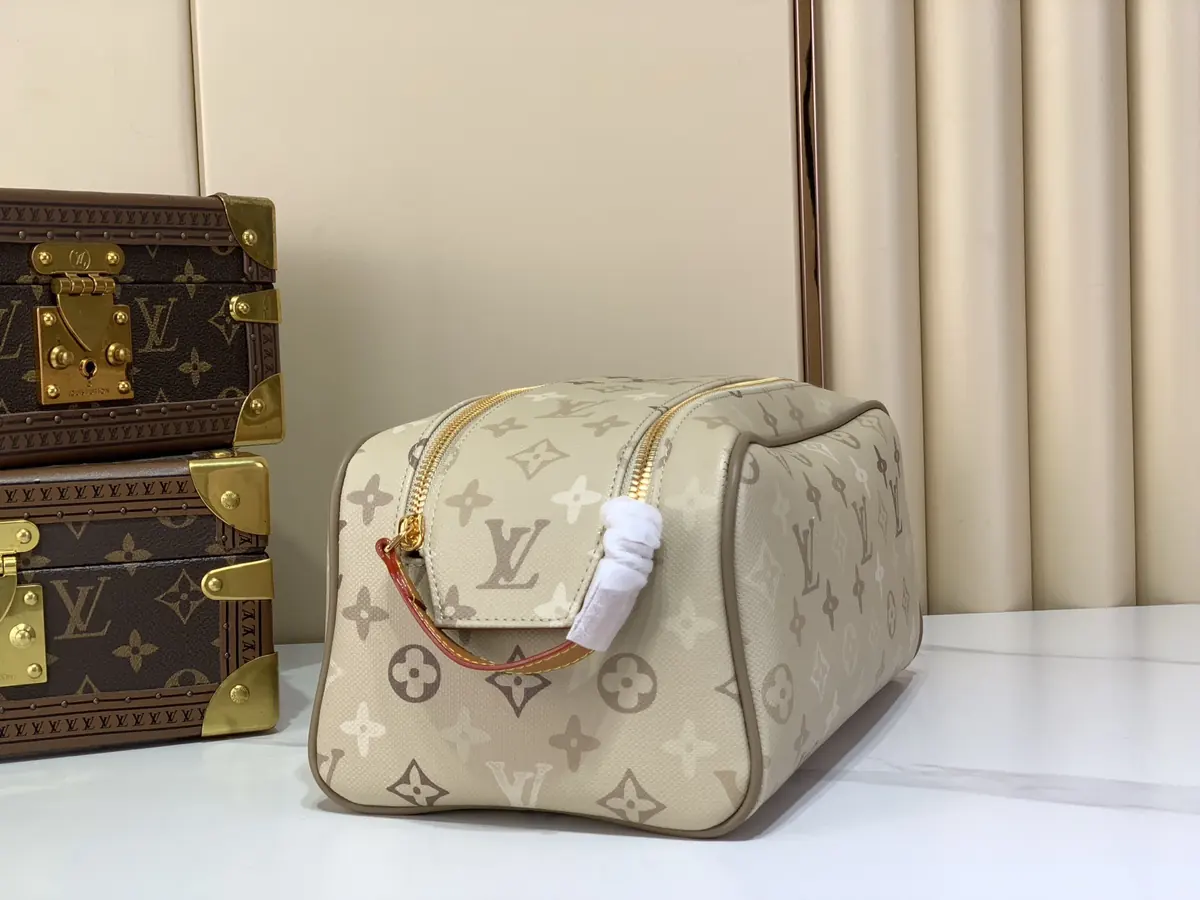 LV Style Beige Leather Toiletry Bag Lookbook Reference image 2