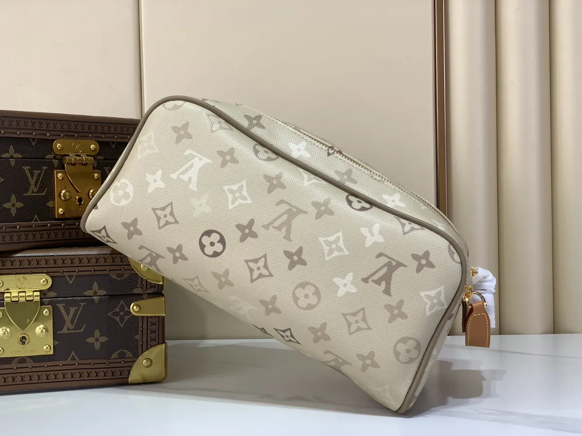 LV Style Beige Leather Toiletry Bag Lookbook Reference image 3